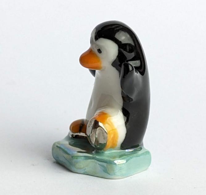 dancing party penguin 1 